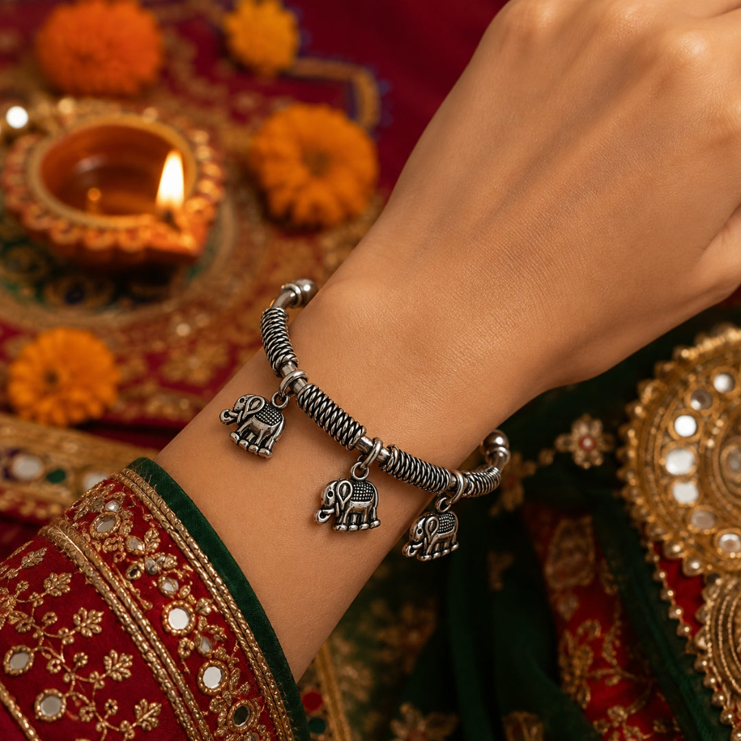 BANGLES