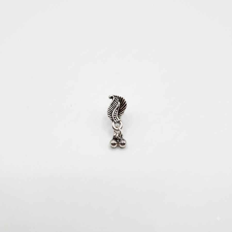 Paandadi Oxidised Leaf Nose Pin