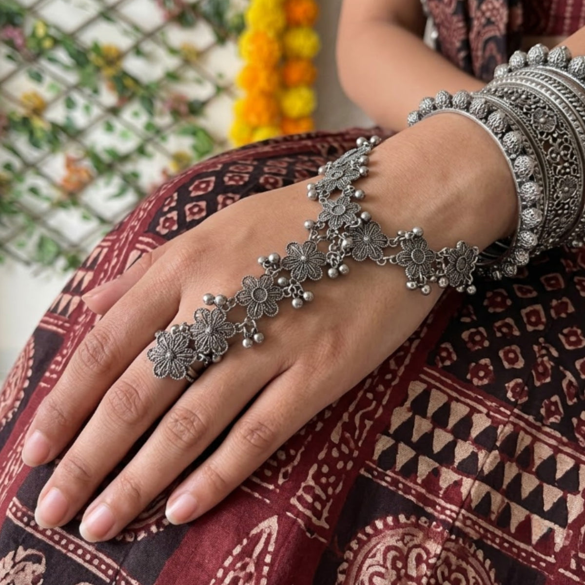 Phoolvel Oxidised Haath Phool