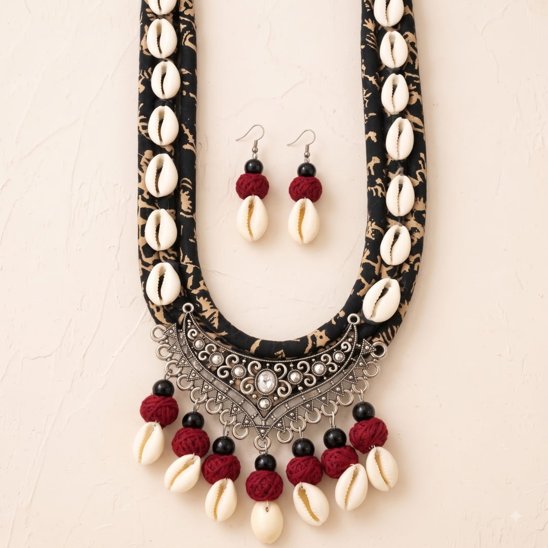 Kaali Kodi Chand Oxidised Necklace Set