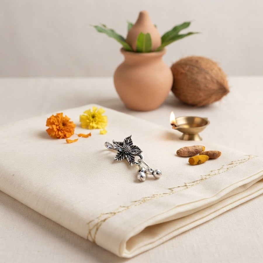 Taarali Oxidised Star-Flower Nose Pin