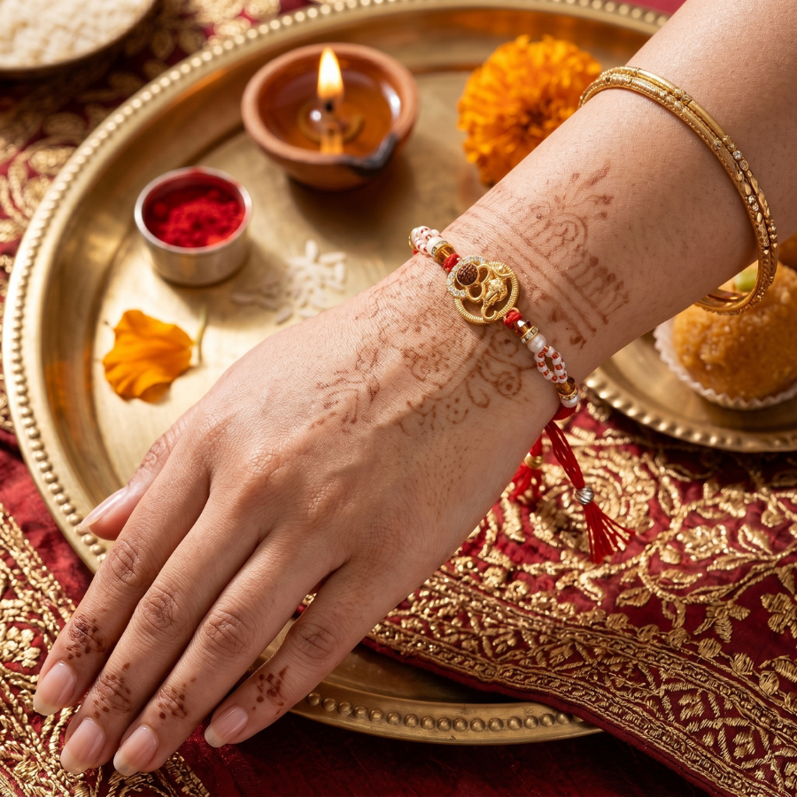 Om Divine Pearl Rakhi