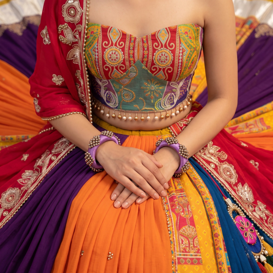Jamuni Ghughri Thread Bangle Set