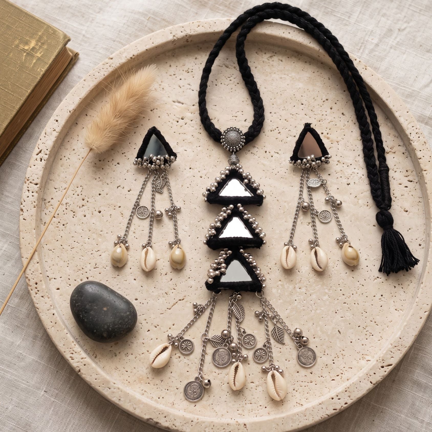 Kaali Trikon Abhla Kodi Necklace Set