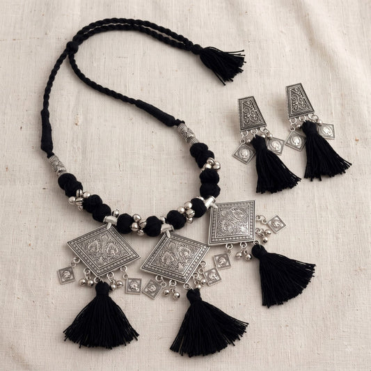 Kaali Chowk Latkan Oxidised Necklace Set