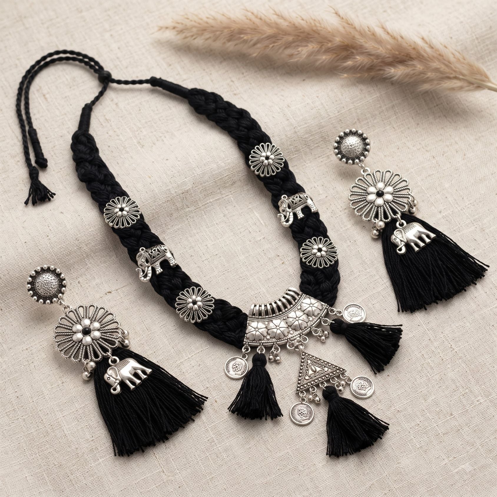 Kaali Gajraaj Phool Tassel Necklace Set - image 4