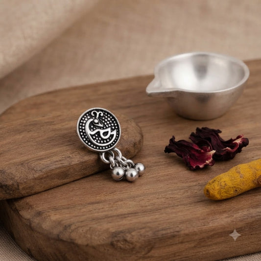 Mor Chandlo Oxidised Peacock Nose Pin