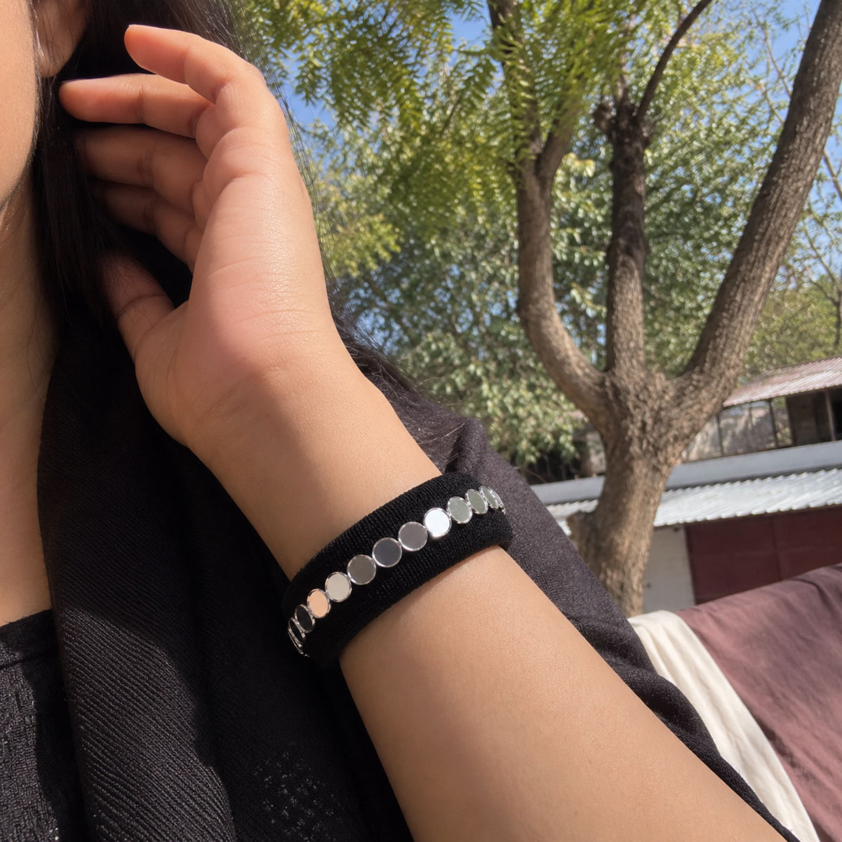 Abhla Dori Black Thread Bangle - image 1