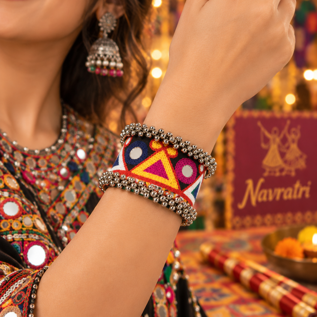 Trikon Navrang Abhla Ghughri Cuff Kada - image 4